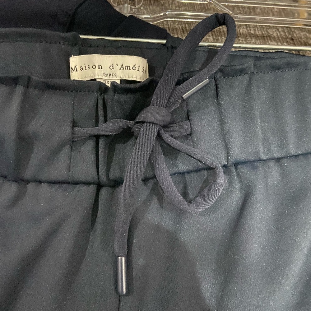 Woman’s Navy Stretch Drawstring Pants, Ankle Length. Worn once, size L - Picture 4 of 4